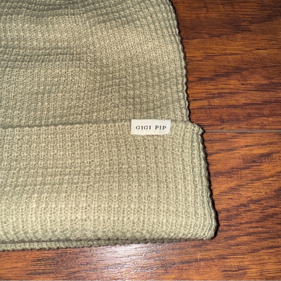 Gigi Pip Textured Waffle Knit Green Sage Beanie Hat - Picture 2 of 5